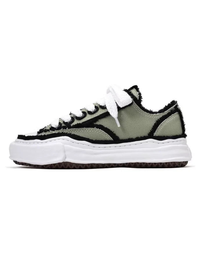 Flared Peterson Low-Top Sneaker