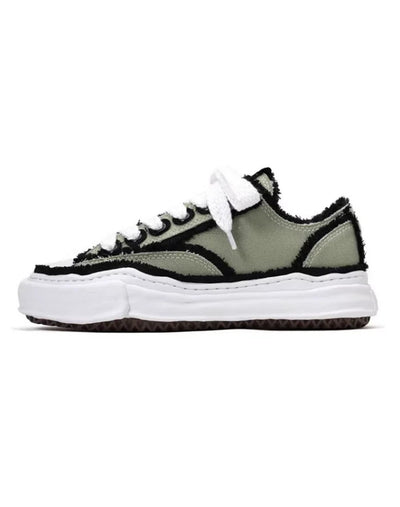 Flared Peterson Low-Top Sneaker