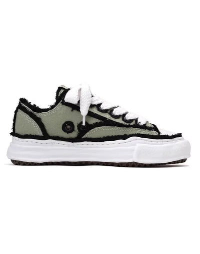 Flared Peterson Low-Top Sneaker