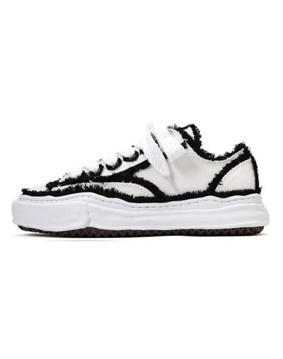 Flared Peterson Low-Top Sneaker