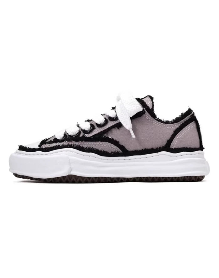 Flared Peterson Low-Top Sneaker