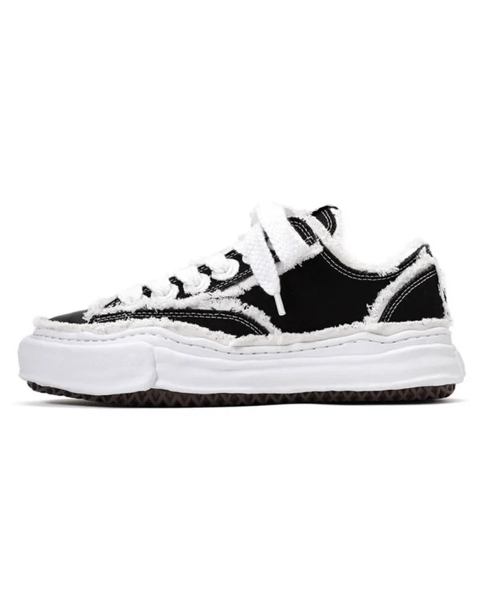 Flared Peterson Low-Top Sneaker